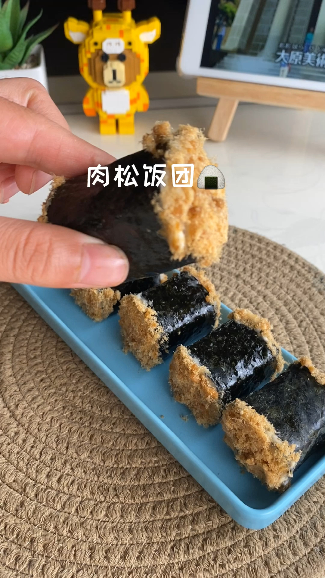 吃完的薯片盒不要扔,超级简单的肉松寿司卷,有颜有料