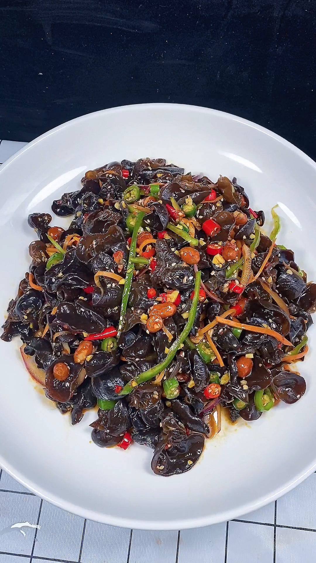 #深夜放毒#这是年夜饭上必备的凉拌菜,太下饭了