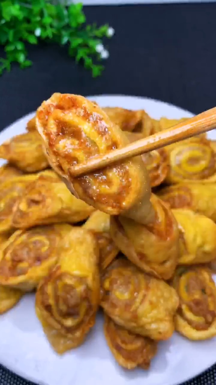 #美食#家里来客做一道这个简单又好吃的炸肉卷,全家都喜欢