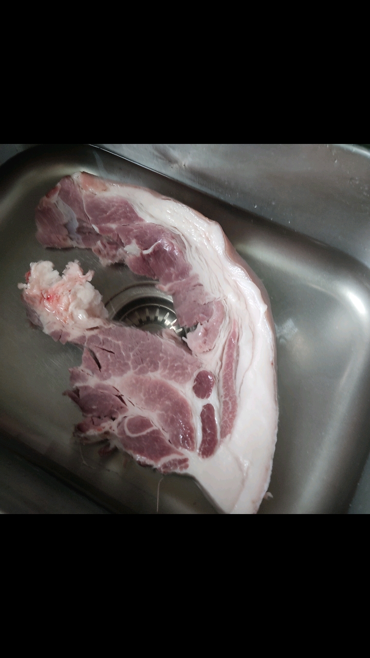 黑猪肉。