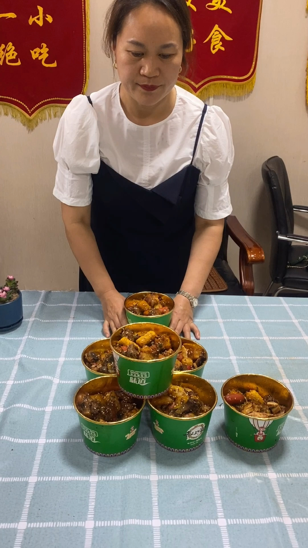 #麻辣炸鸡#韩式美式炸鸡都吃过,你们吃过川味炸鸡吗?麻辣鲜香吃到嘴里哪叫一个美!