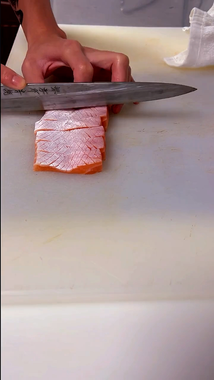 非常鲜美的三文鱼腩,你想吃吗?
