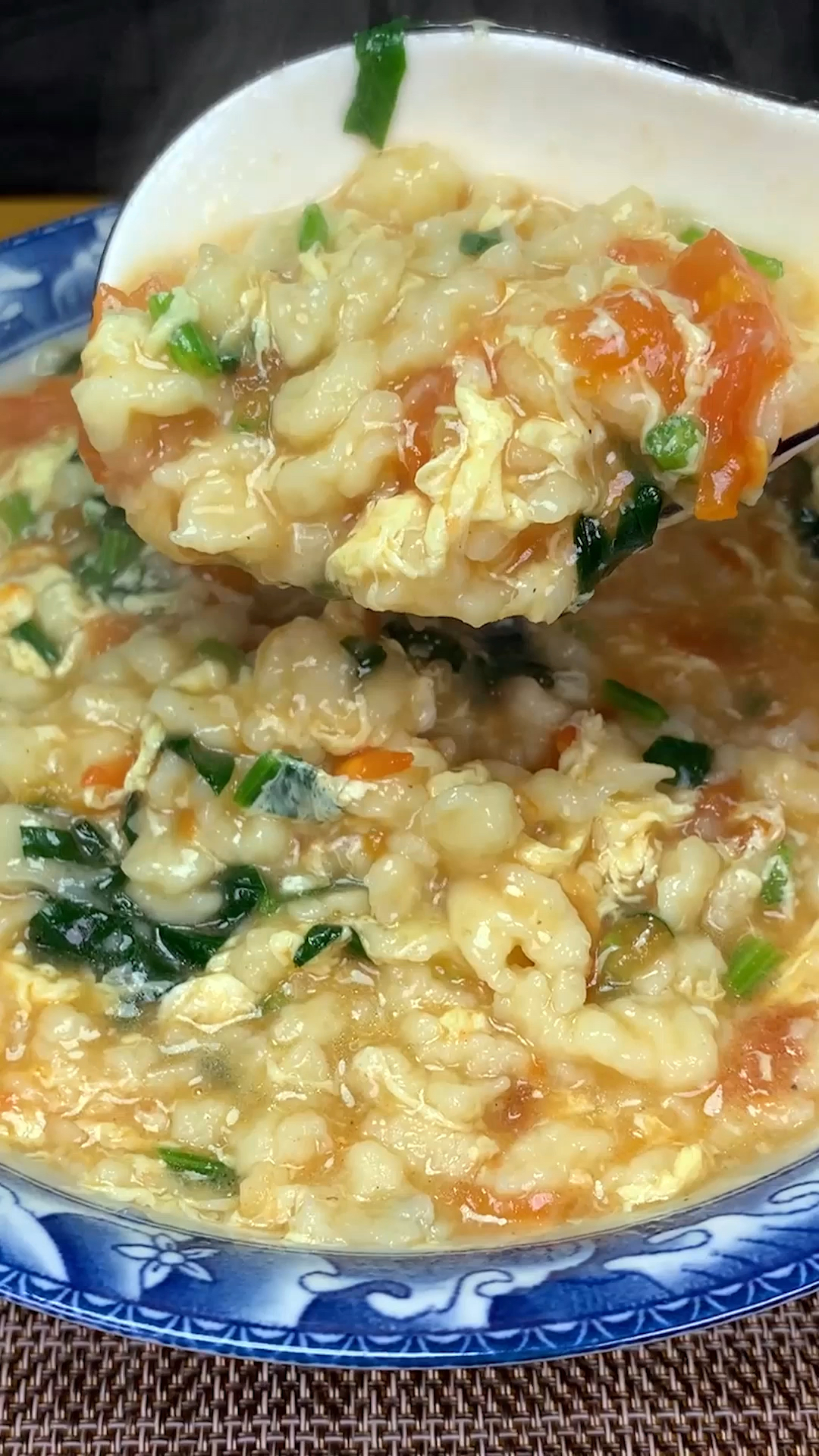 #美食#这大冷的天,喝上一碗这样的疙瘩汤,暖心又暖胃。