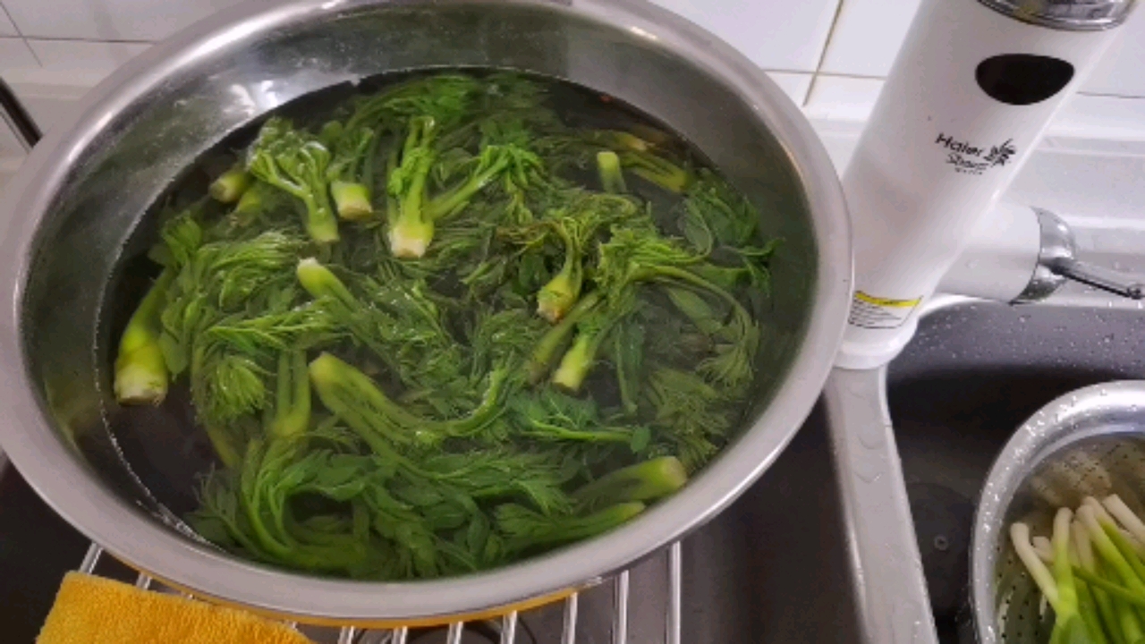 东北大菜/酸菜五花肉,各种蘸酱菜