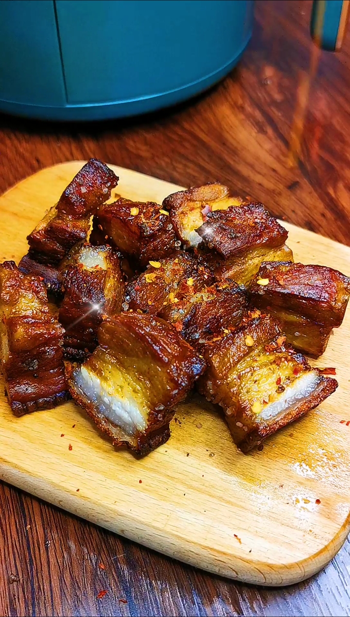 #夏食记#五花肉最好吃的做法,酥酥脆脆肥而不腻,反正我是第一口就爱上了