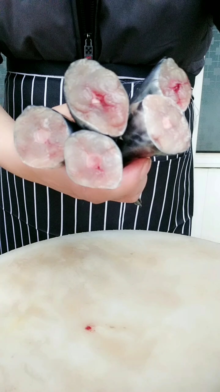 一块五一斤的小金枪鱼,你知道正确的吃法吗?