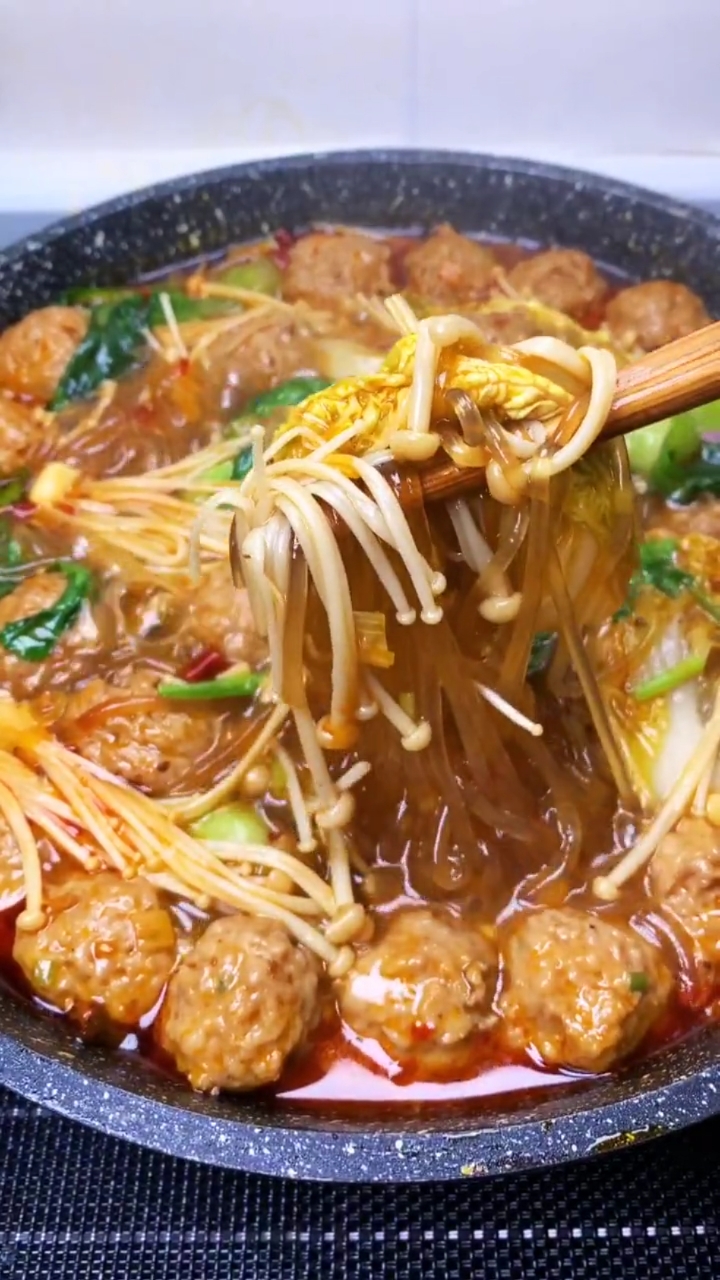 #迷惑行为大赏#金针菇肉丸粉丝汤