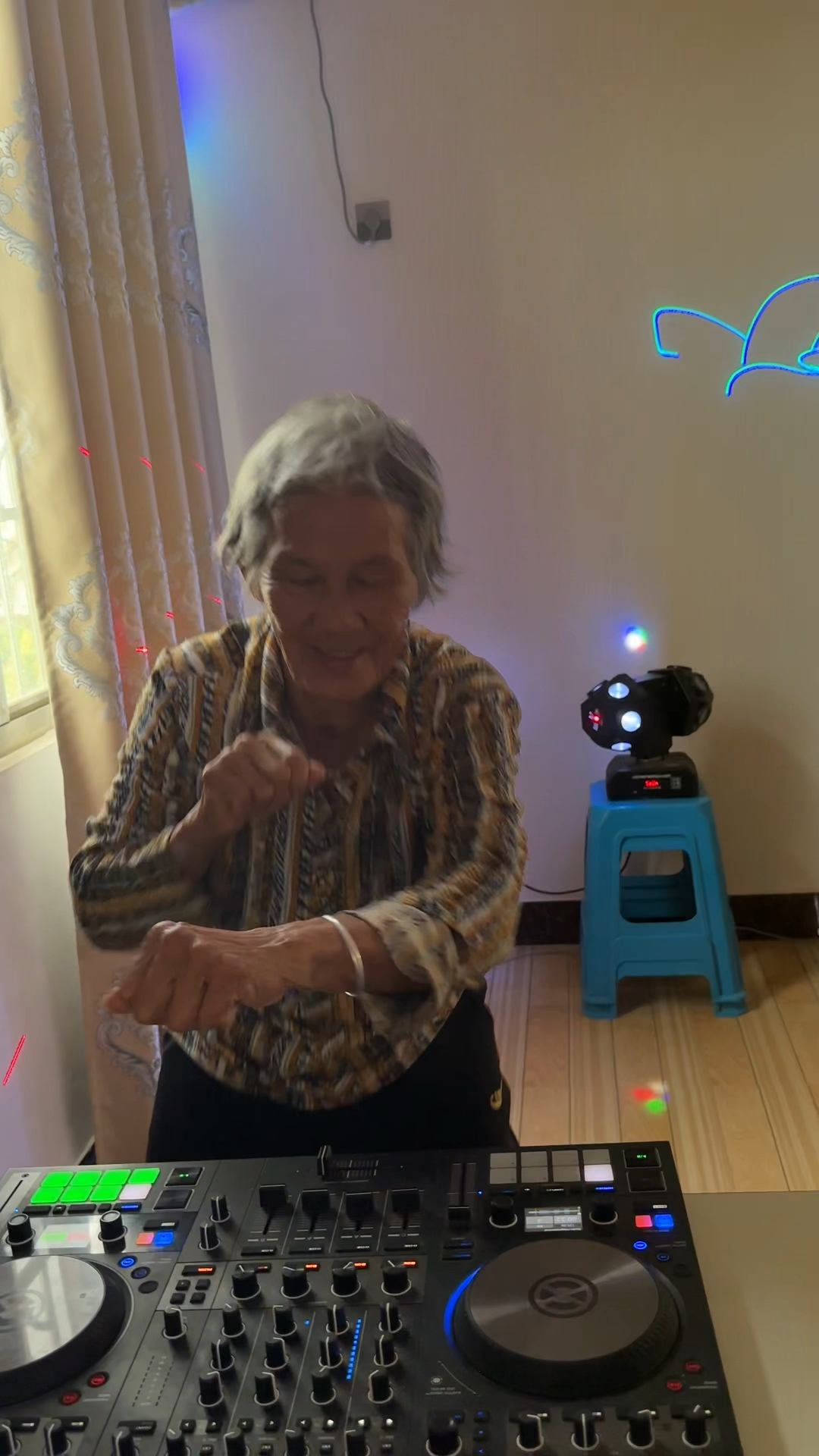 奶奶一发工资就要吃海鸭蛋