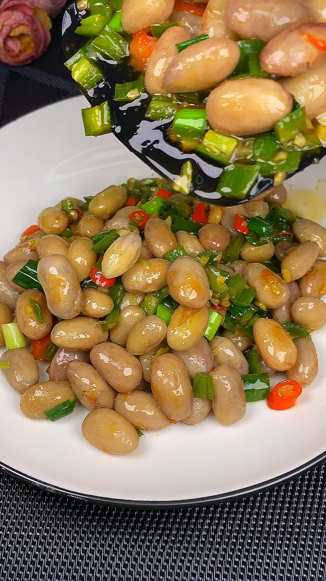 #深夜放毒#青椒炒豆米简单好吃又下饭,您也试试