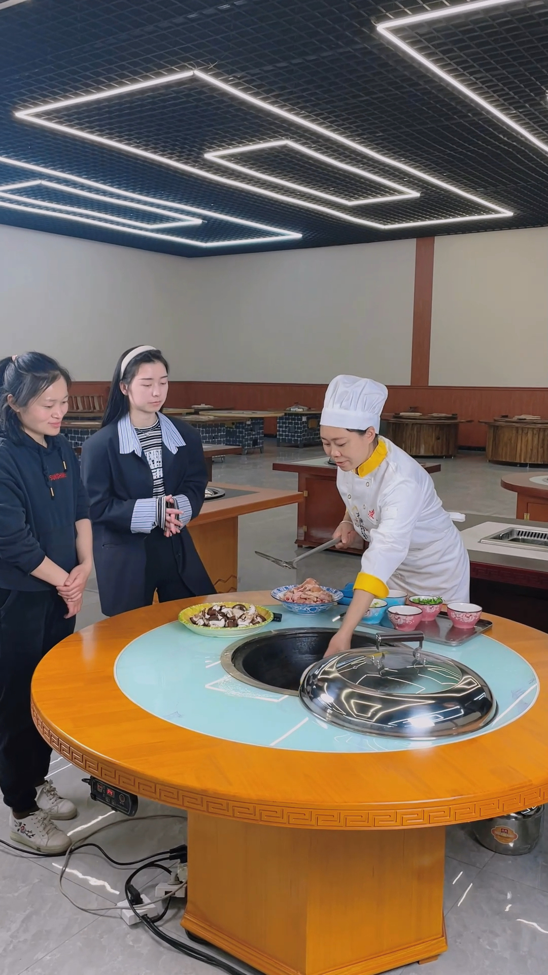 #咕噜咕噜炖#今天来个铁锅小鸡炖蘑菇