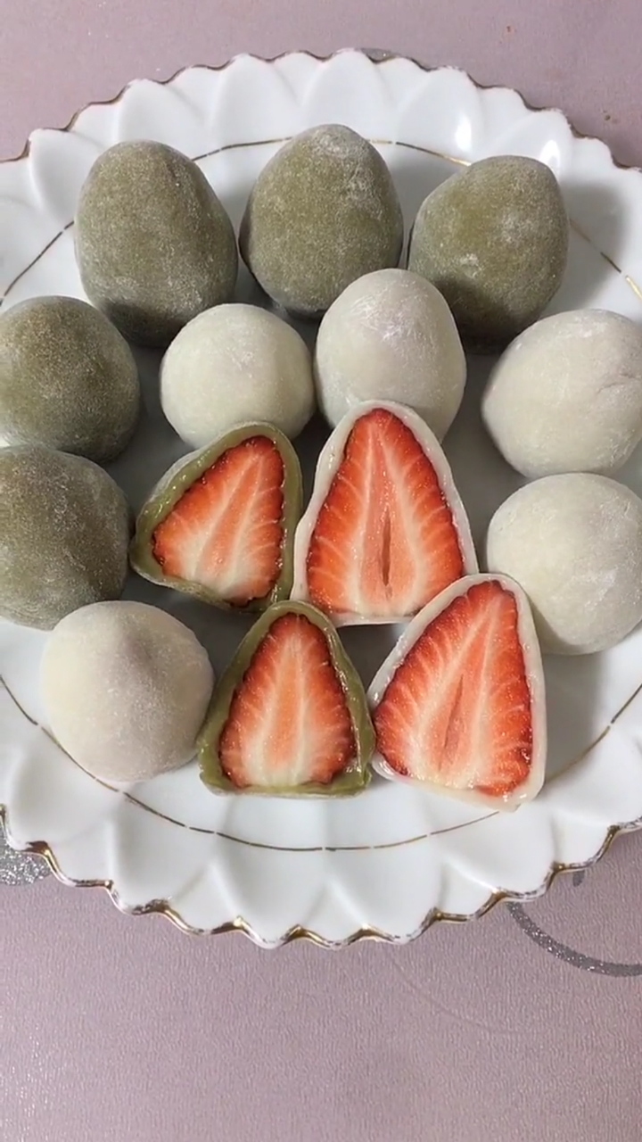 #自制美食#草莓糯米糍做法