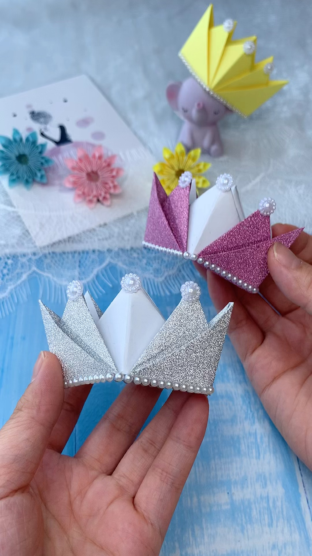 一张纸就能折出小皇冠,简单又好看,折个给小芭比