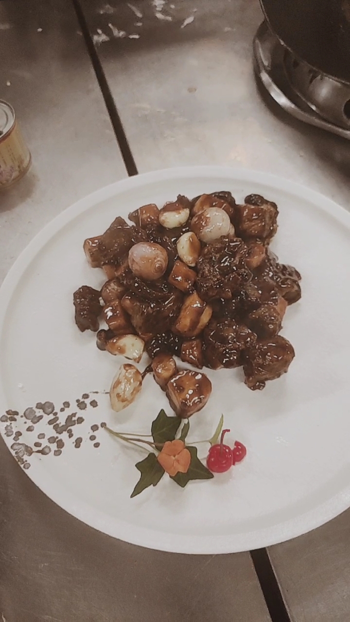 戴斯新菜之,文火小牛肉