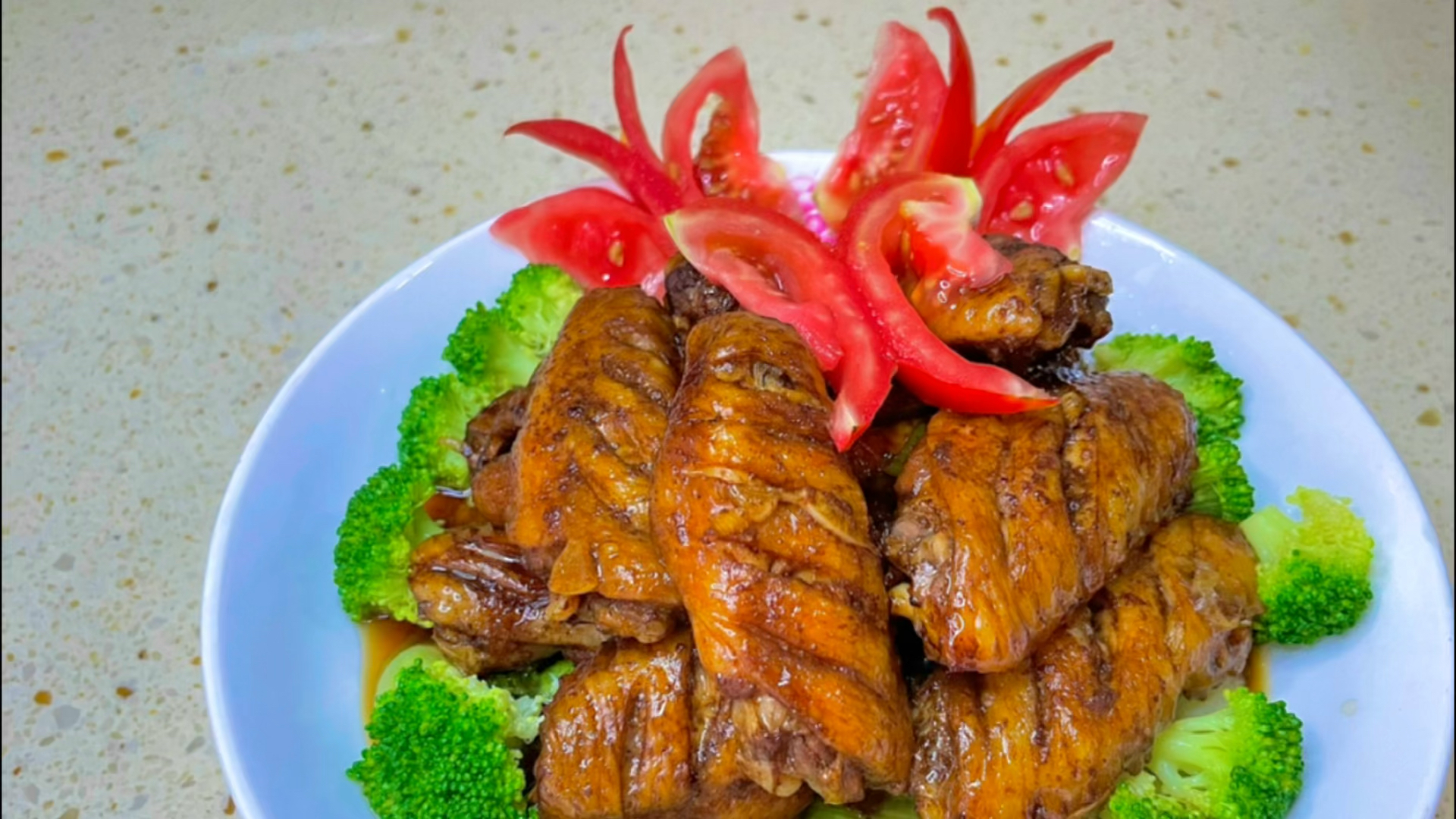 #春日好食光#啥可乐鸡翅、奥尔良鸡翅?那么麻烦干嘛?来跟我学做微波炉鸡翅吧!