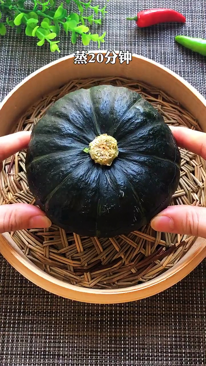 #美食#南瓜里的鸡蛋羹你吃过吗？不晓得哪个天才发明的好吃极了