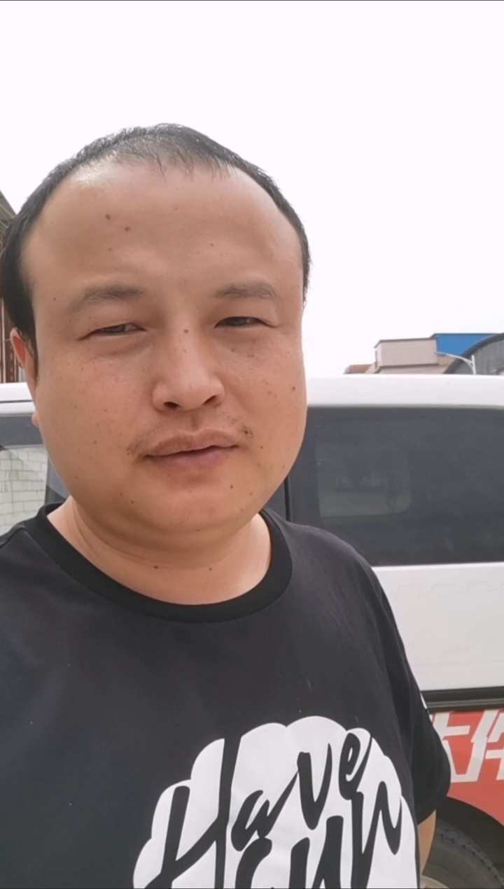 #中国货车司机#小面包和四米二哪个好?