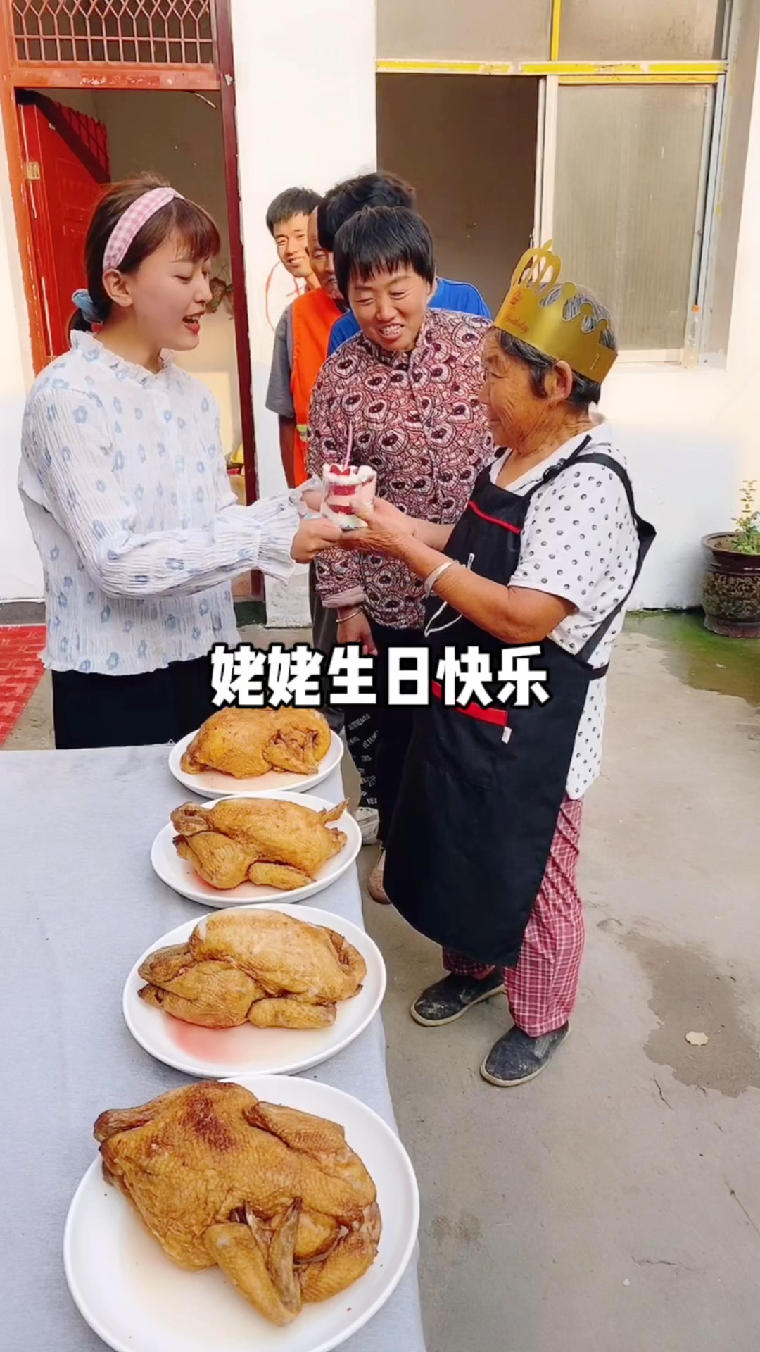 做个西瓜水果蛋糕,给姥姥一个快乐的生日~