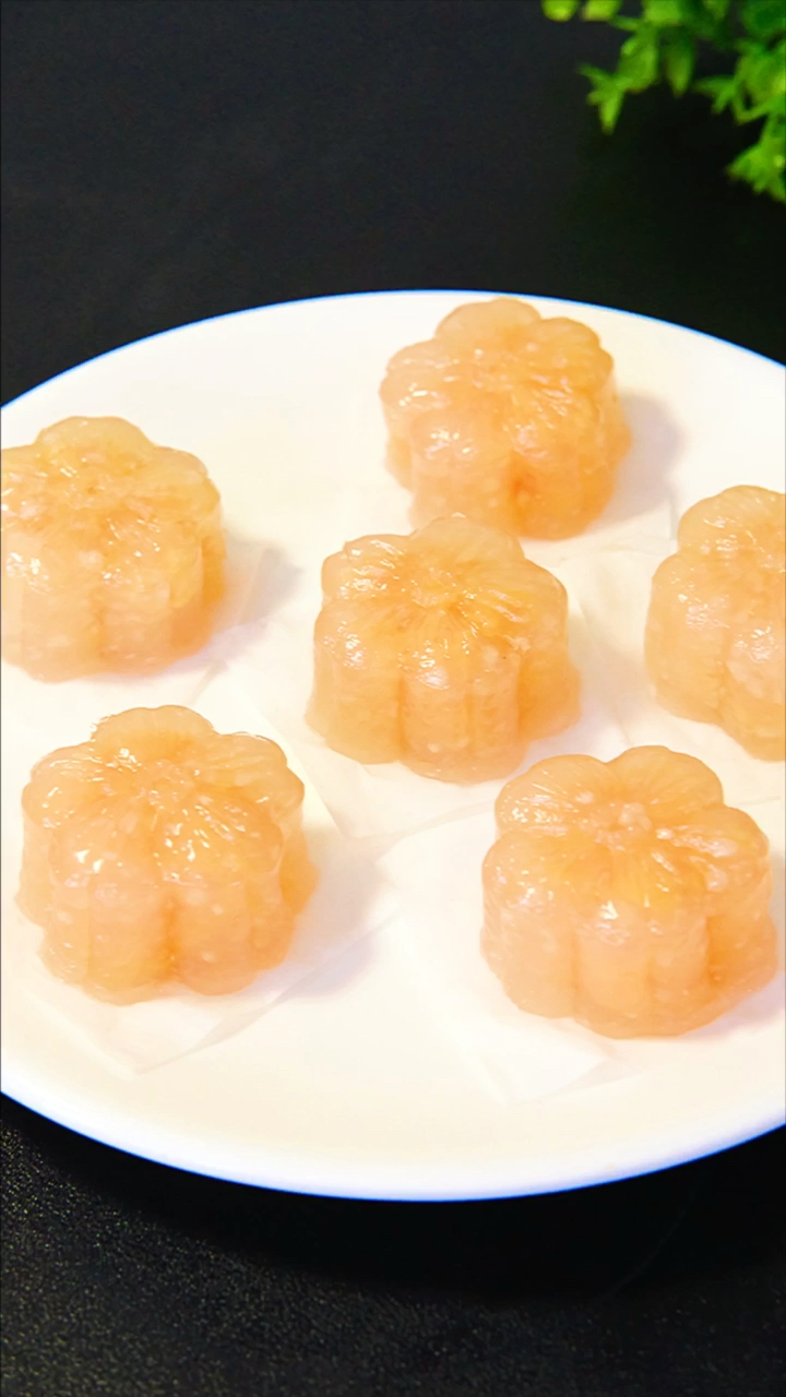 不会做冰皮月饼,那就用西米做成水晶糕吧,QQ弹弹有嚼劲!