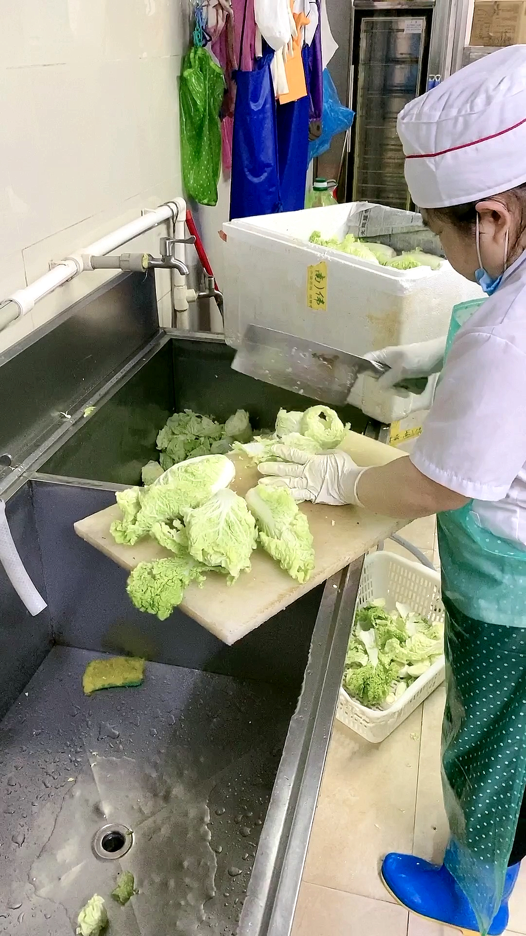 食堂阿姨切菜高手