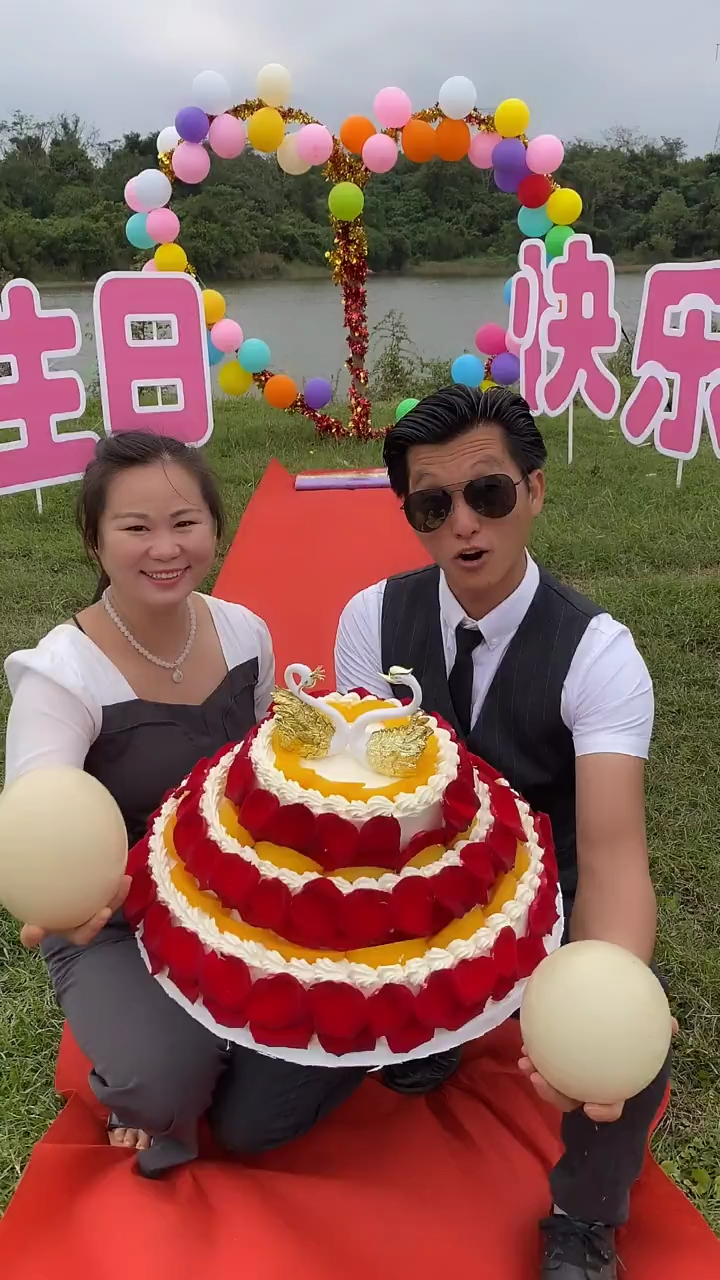 老婆生日,给老婆做个生日蛋糕。