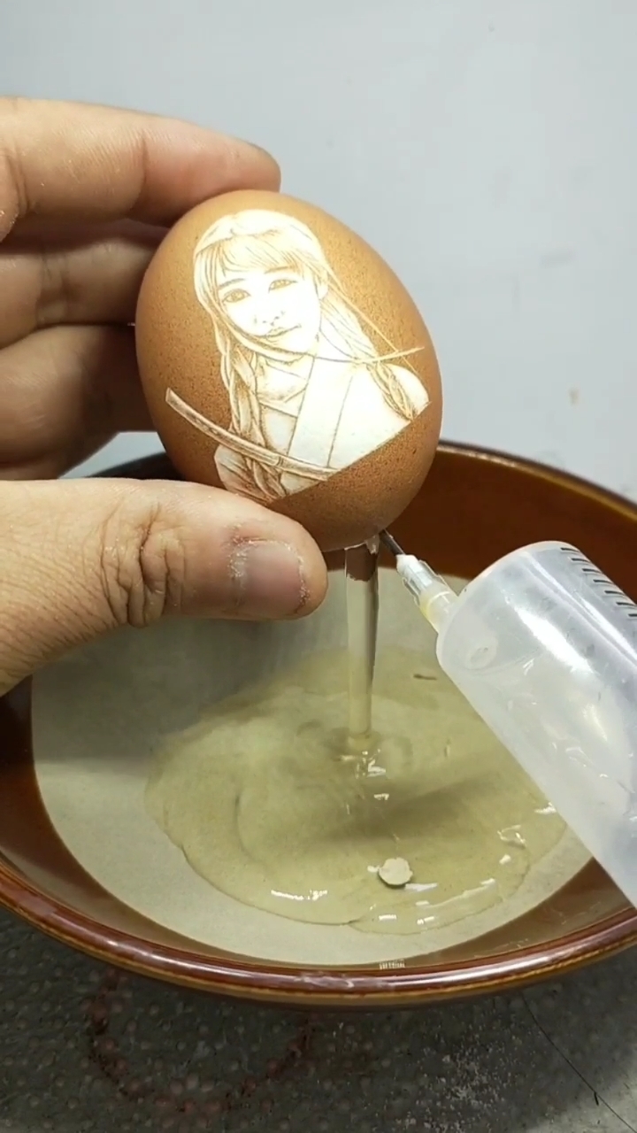 #画画的baby#鸡蛋上画画雕刻