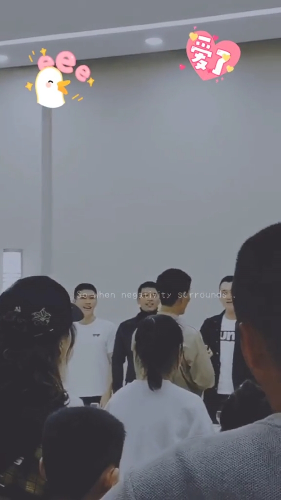 #肖战#太想看被按进蛋糕里的样子了侠姐们别生气