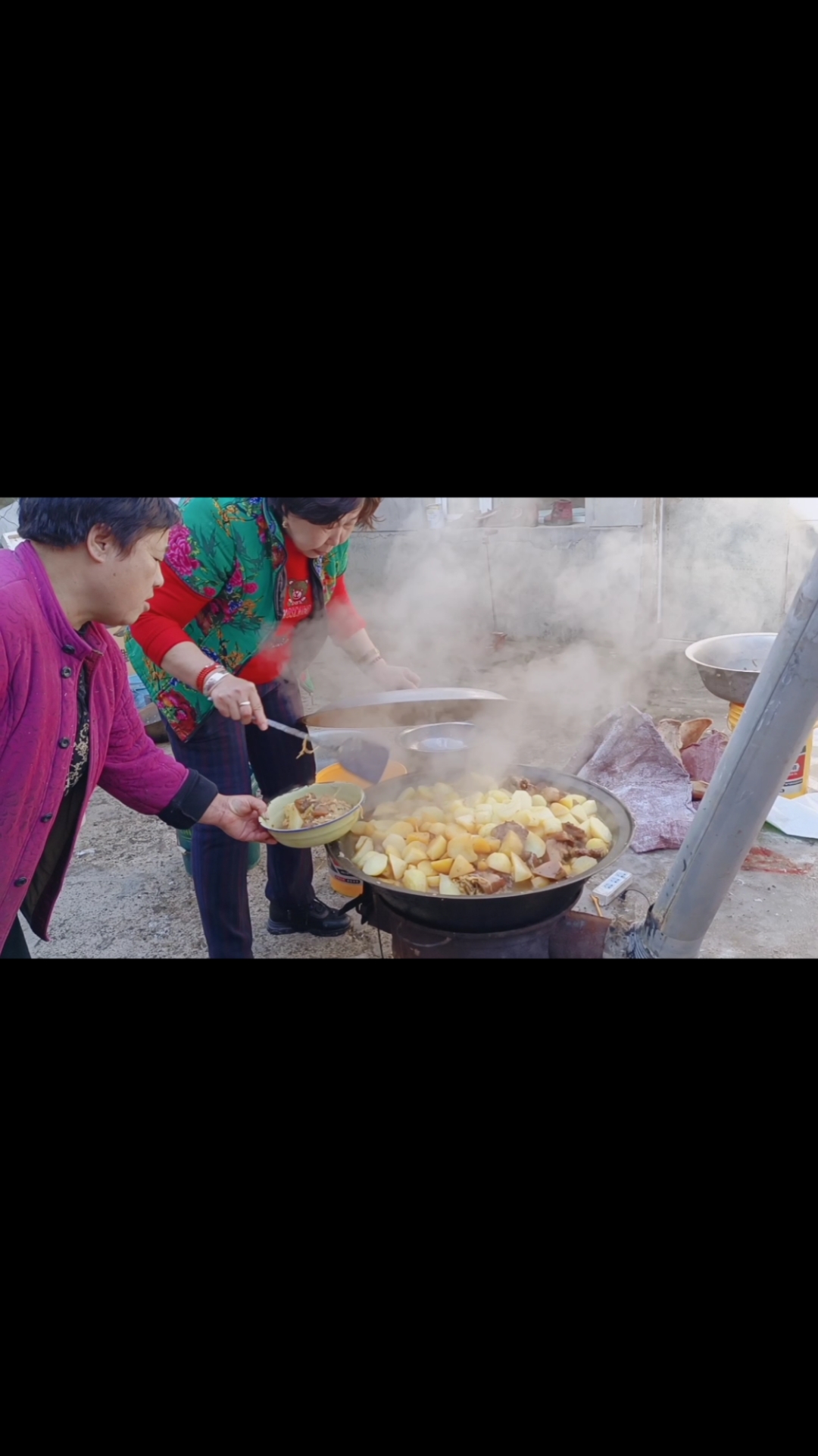 全国杀猪菜,唯一佩服的就是内蒙古河套的杀猪菜,看着就过瘾