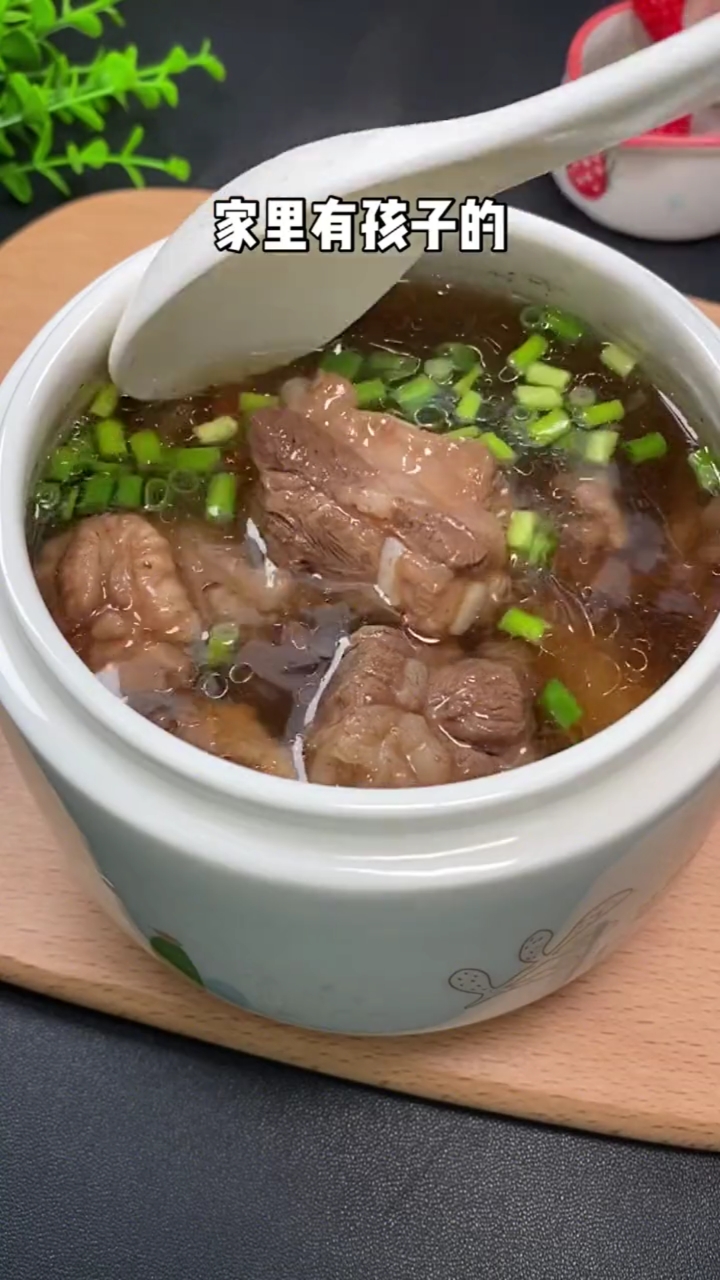 每周给孩子做一次排骨汤,营养又美味!