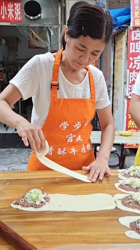 简单易学,和面,调肉,都是过秤有比例,手把手教学包教包会