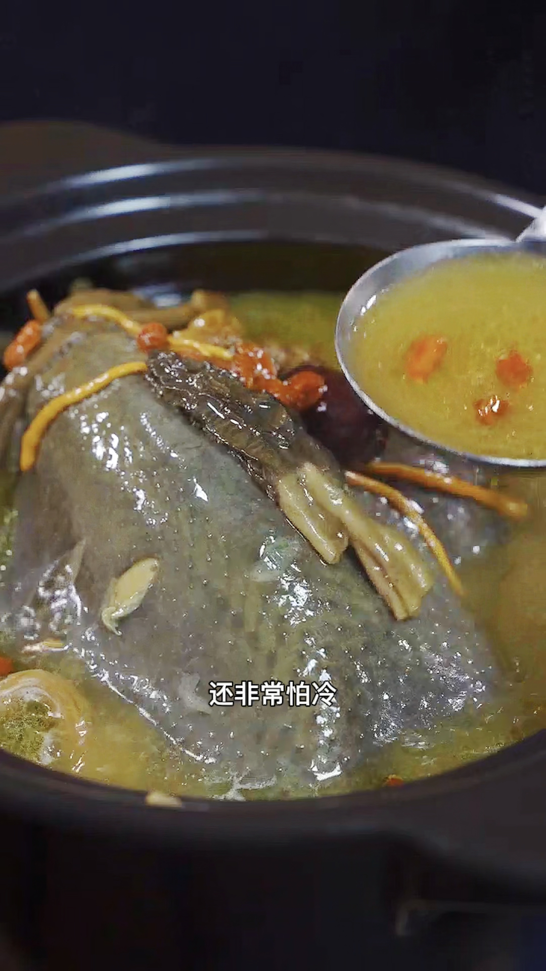 #在家做个拿手菜#冬天老婆手脚冰凉，还容易怕冷，一定要提前给他炖这个乌鸡白凤汤给他补一下！