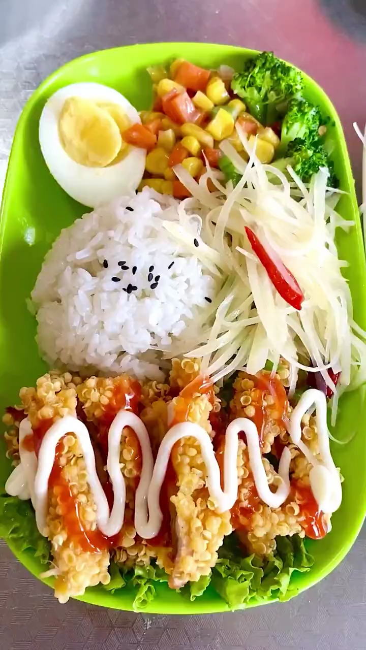 #美食看中国#特色餐饮美食,快餐鸡排饭,颜值高出餐快年轻人喜欢吃,适合外卖!