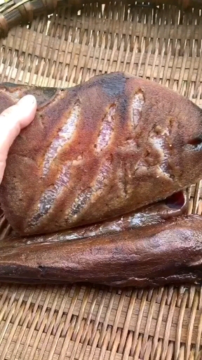 #四川腊肉#每次都给大家看好的一面,今天给大家看最真实的,腊肉没有煮之前样子,希望大家看完