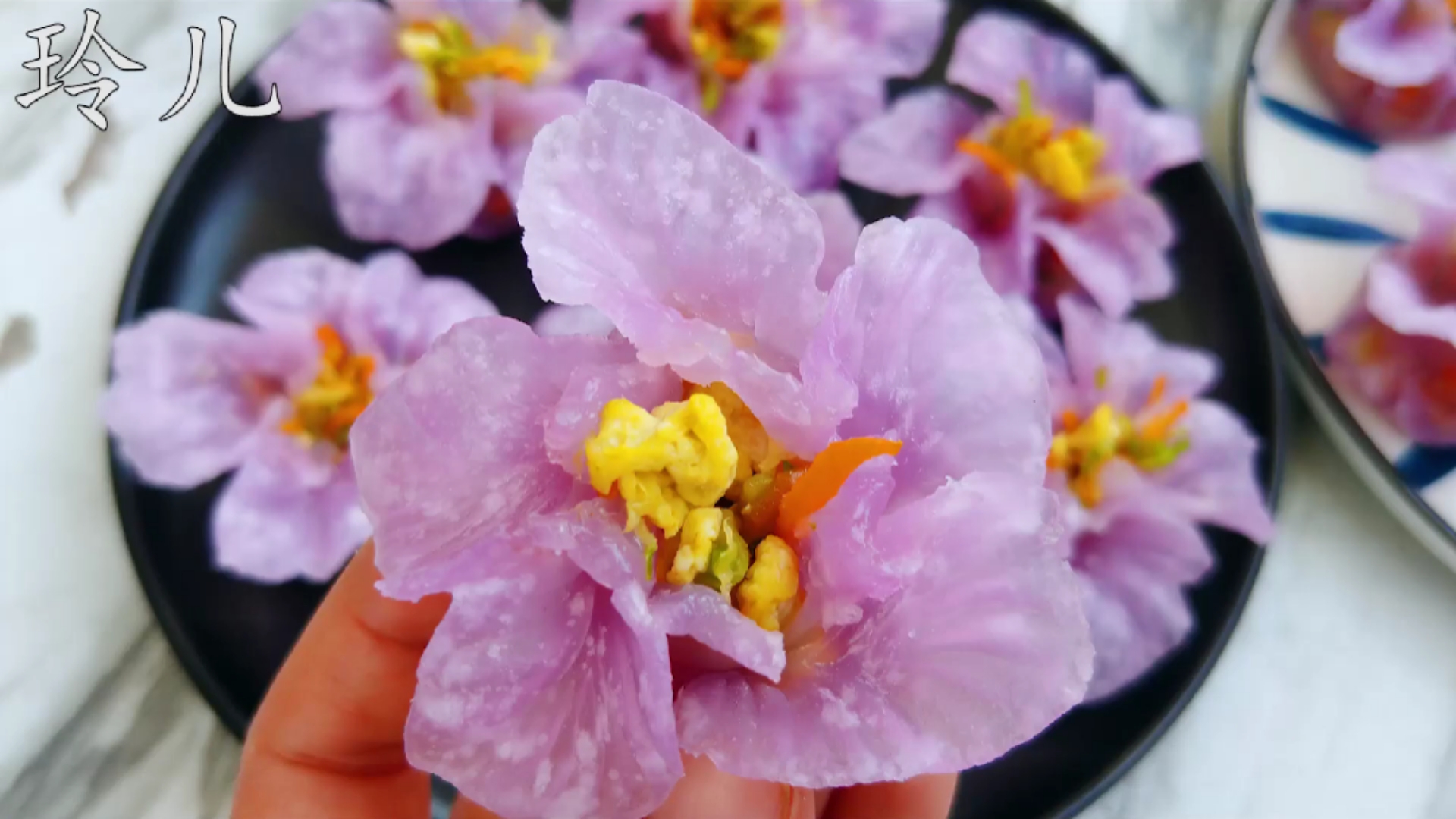 #春日好食光#水晶蒸饺，掌握两个小技巧，不破皮不开裂，个个像花一样晶莹剔透