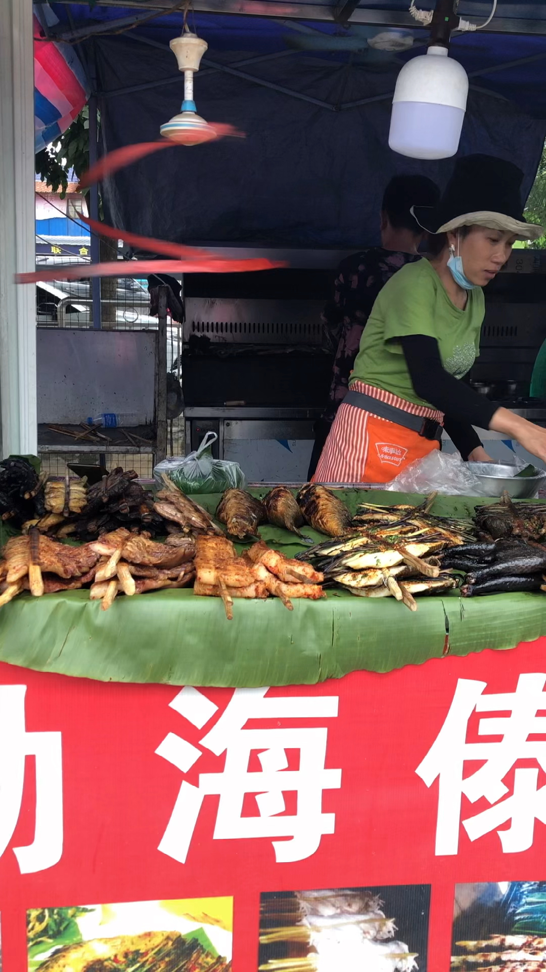 傣味香茅草烤鱼,云南的烤鱼基本都是用的罗非鱼