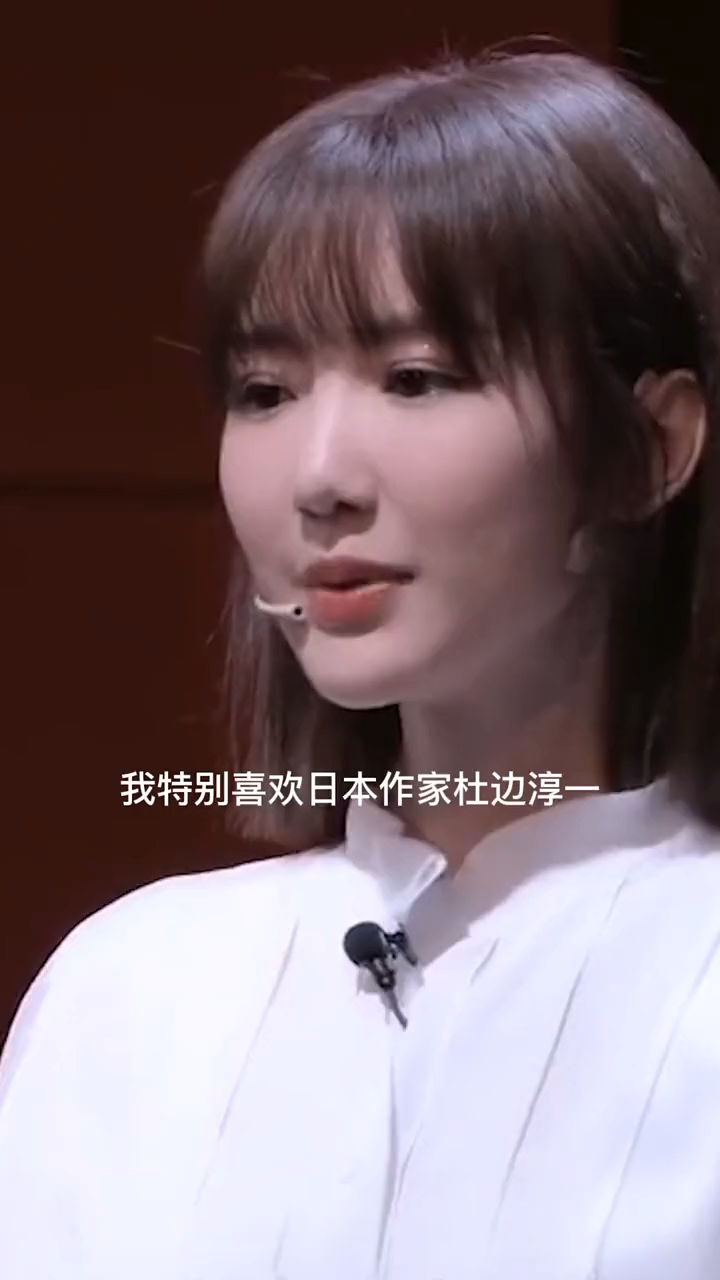#女人#生活是一颗酸柠檬,但我要学着怎么把这颗酸柠檬,做成最好喝的柠檬水。