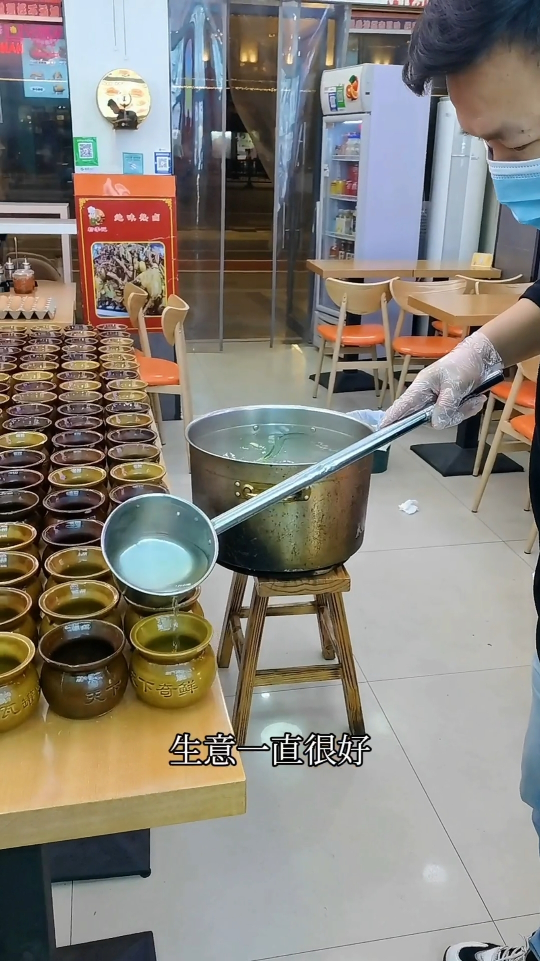 #记录生活#在自己的小城市开一个瓦罐汤小店,生意很好
