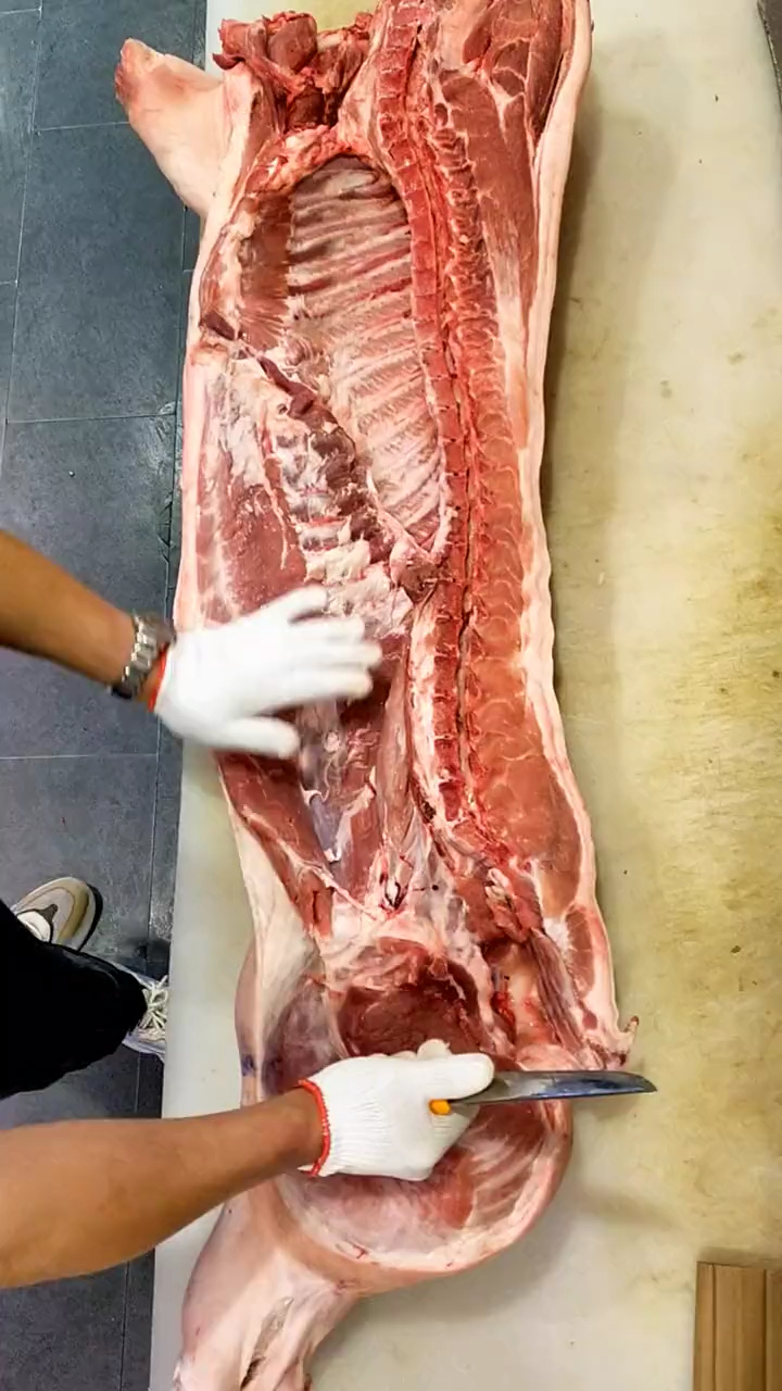 #刀功#猪肉的分解,大家看看这个刀法怎么样?