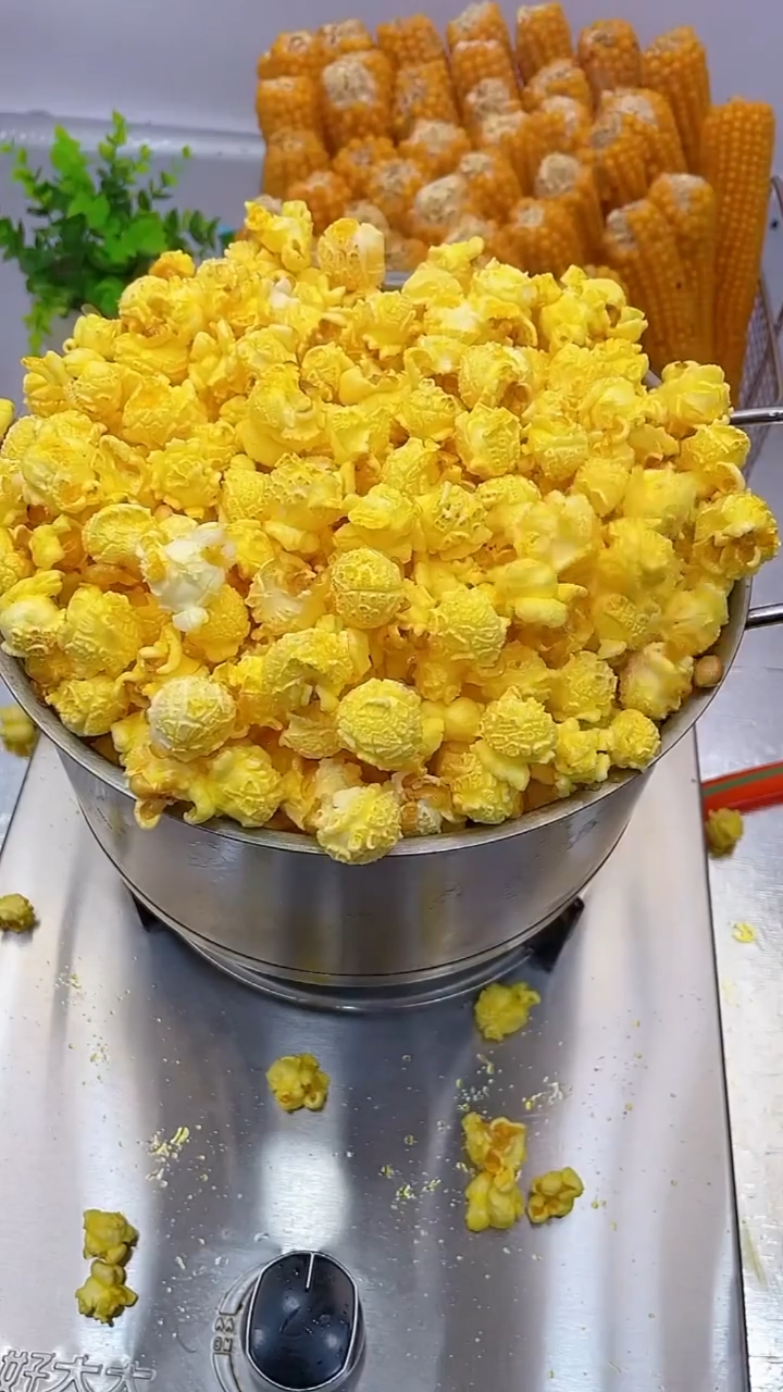 自己在家就可以做爆米花,再也不用出去排队买了,朋友你不来一桶吗?