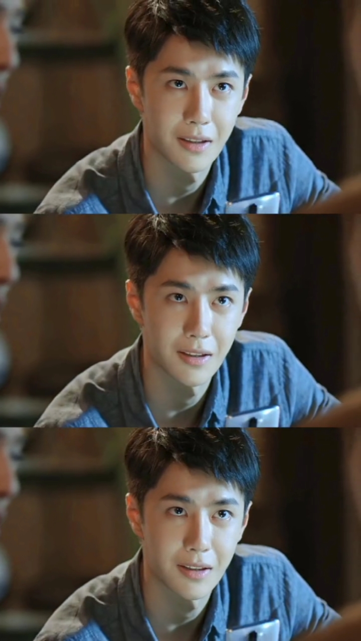 这一段的小表情太可爱了,吃鸭脖的样子好像一只小仓鼠～