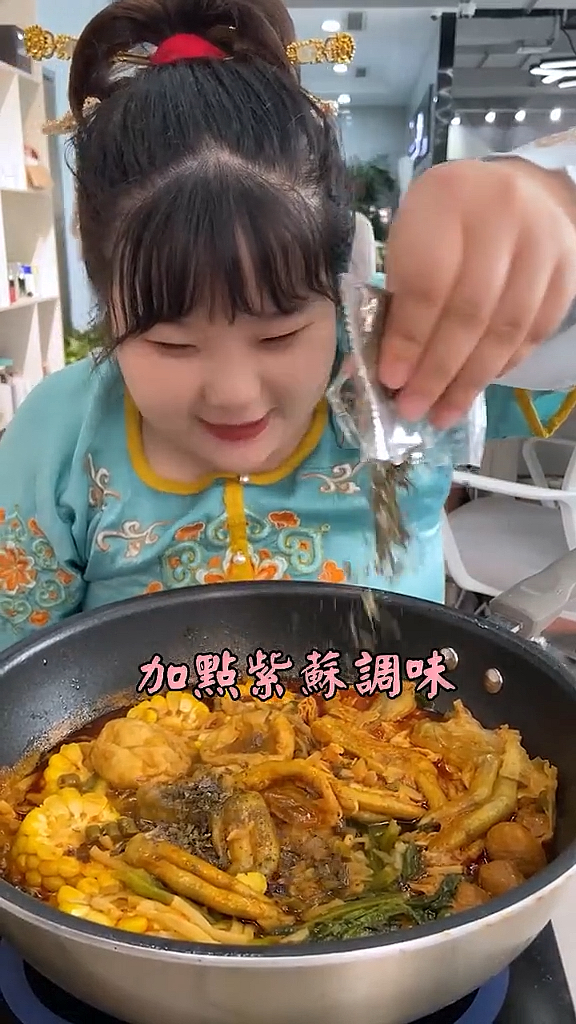 #今天吃什么#螺蛳粉味道的鸭脚煲你们吃过吗?