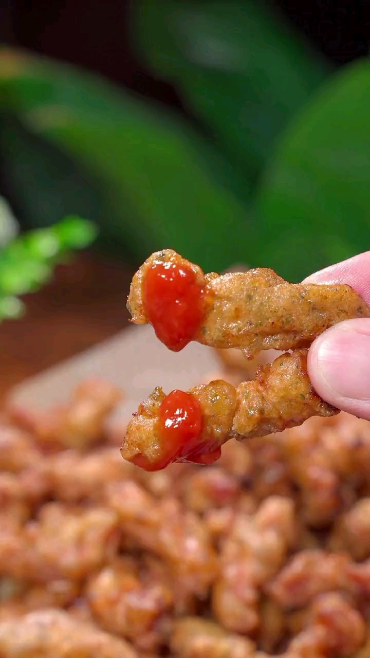 外面的小酥肉为什么那么好吃,到底是用淀粉还是面粉,我来教你做,咸香酥脆,太好吃了
