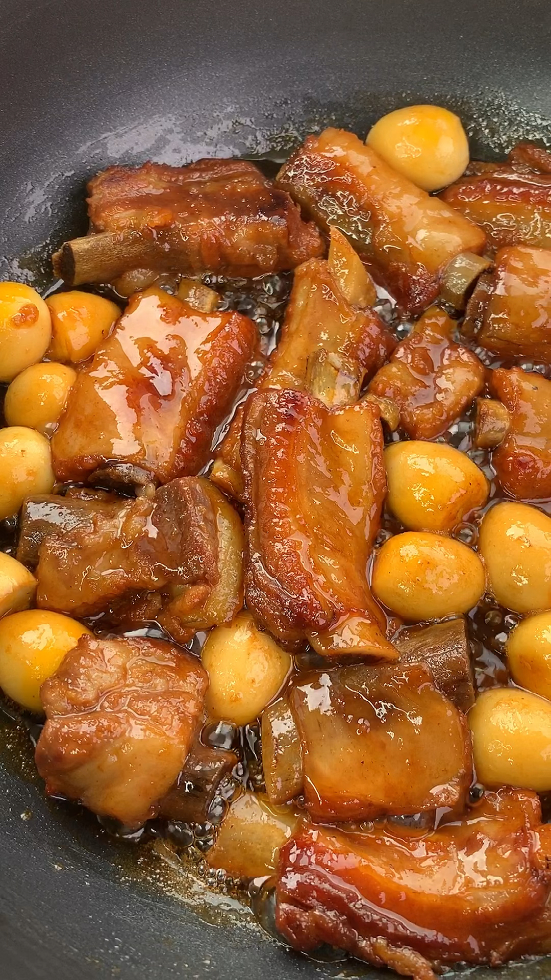 糖醋排骨大人孩子都爱吃,很多人第一步就做错啦,试试这个做法~
