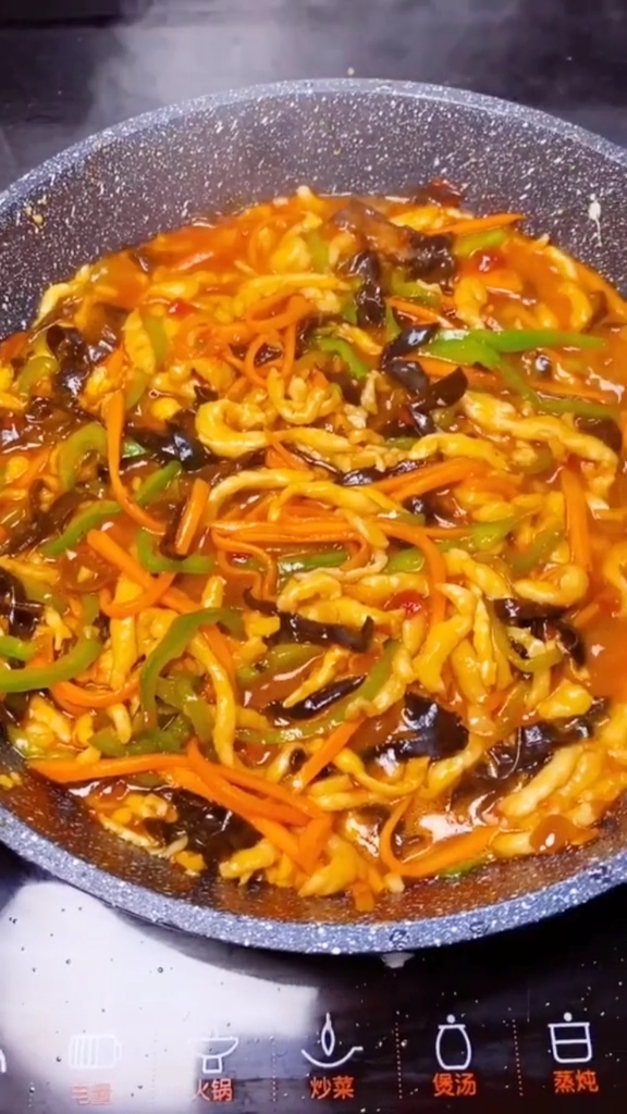 #美食#猪肉那么贵,谁还在用里脊肉炒鱼香肉丝呢,鸡胸肉代替里脊一样好吃,跟我学做菜吧!