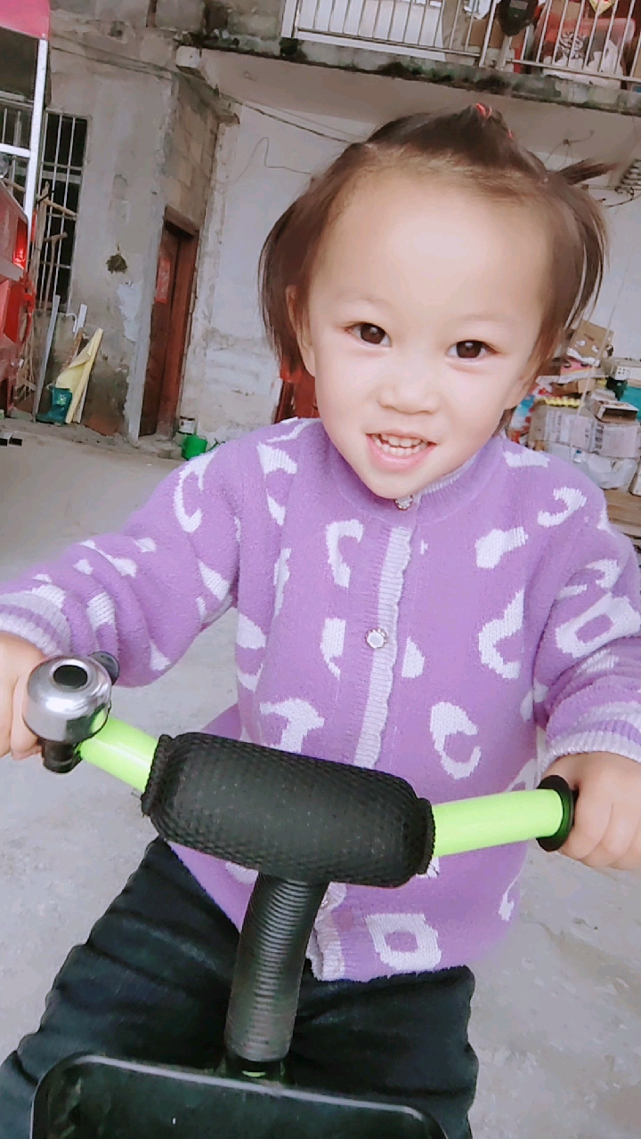 #小可爱#鼻子扁是有原因的