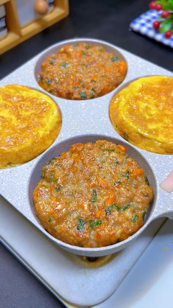 #我家的菜谱#孩子喜欢吃汉堡,今天做了简单的鸡蛋汉堡,营养太丰富