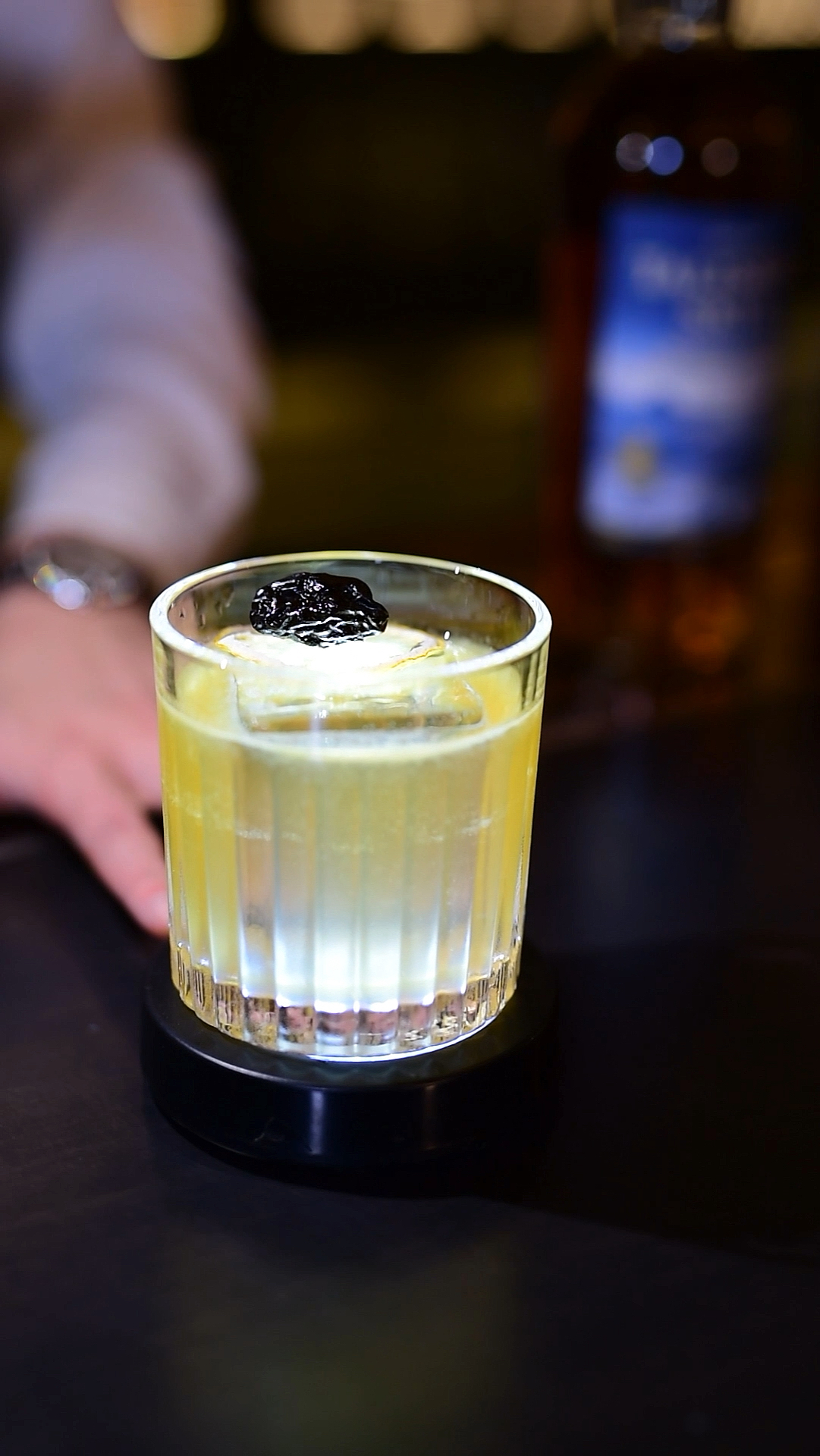 #鸡尾酒#泰斯卡Syke搭配西梅味美思,一杯烟熏西梅特调,酸甜平衡,我猜你们会喜欢
