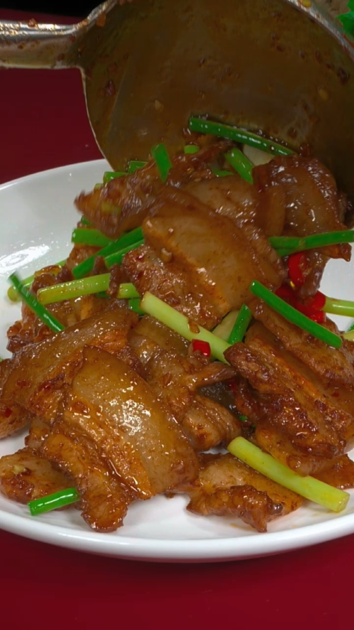 四川回锅肉的家庭做法,简单方便还更好吃,你也试试吧