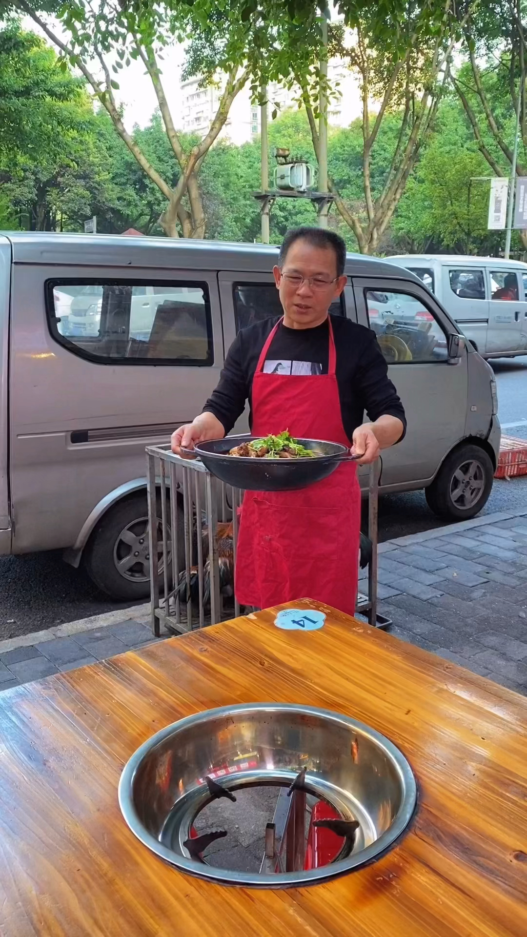 #美食#吃过一回就会爱上的肥肠鸡!