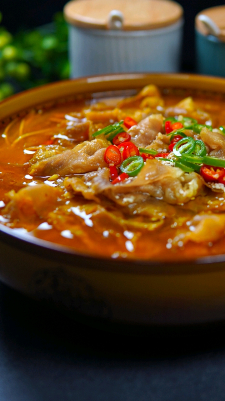 #深夜食堂#连汤都能喝光的酸汤肥牛做法