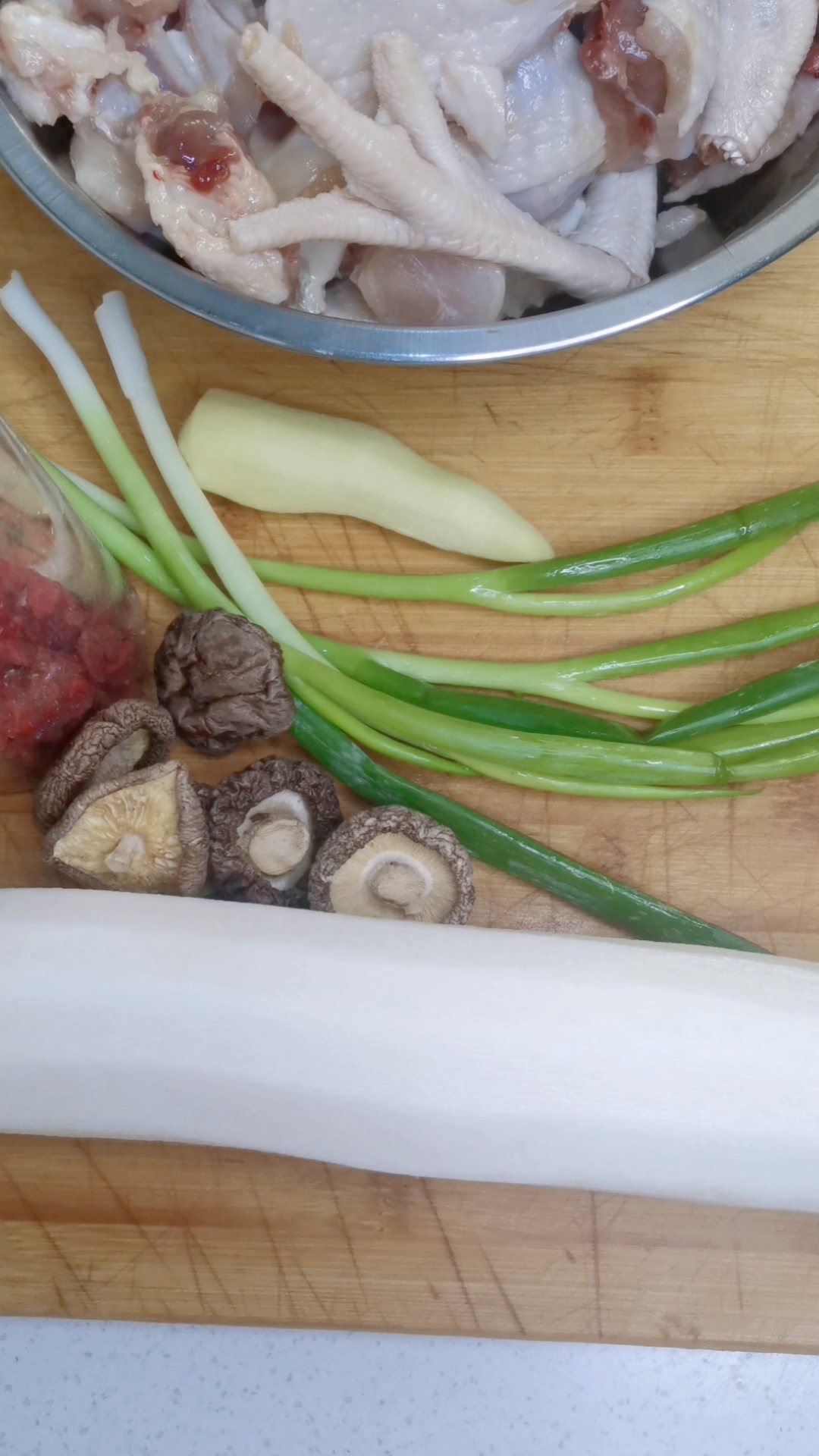 #美食#白萝卜炖鸡汤